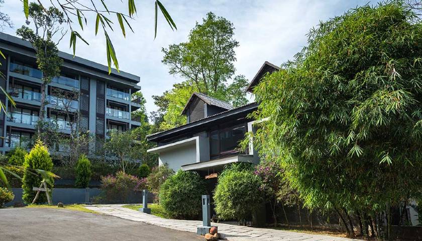 The Mountain Courtyard Thekkady