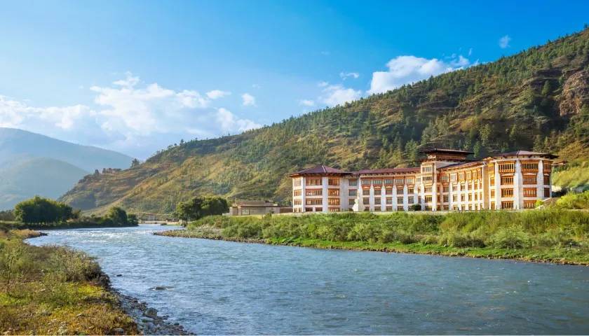 Le Meridien Riverfront, Paro