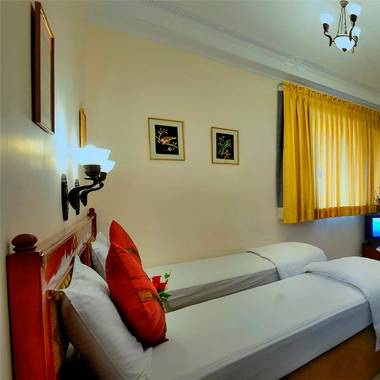 standard-room-orchha-resort