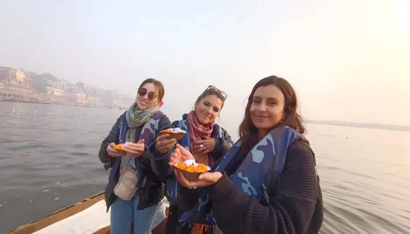 Women Travelers, Varanasi